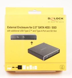 42618 EXTERNES GEHÄUSE FÜR 2.5" SATA HDD/SSD MIT ZUSÄTZLICHEM USB TYPE-C™ UND TYP-A PORT UND SD SLOT